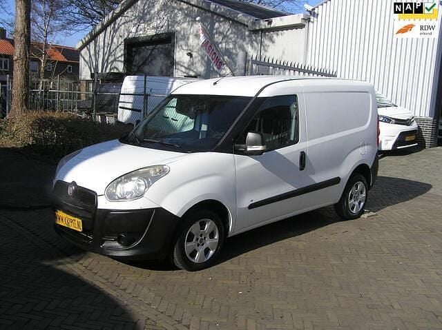Wit Gebruikt 2011 Fiat Doblò MPV | € 3.250 (Eerlijke prijs) - Afbeelding 1/4