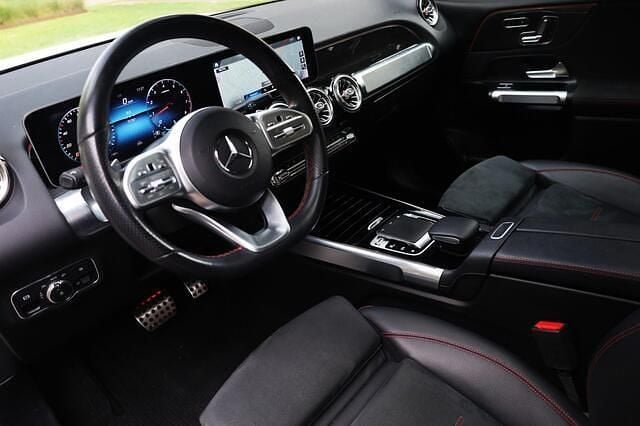 Wit Gebruikt 2021 Mercedes GLB250 Premium Plus SUV | € 43.945 (Goede deal) - Afbeelding 1/3