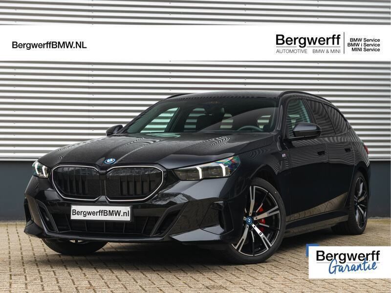 Zwart, metallic lak Gebruikt 2024 BMW 530 M Sport Stationwagen | € 67.875 - Afbeelding 1/4