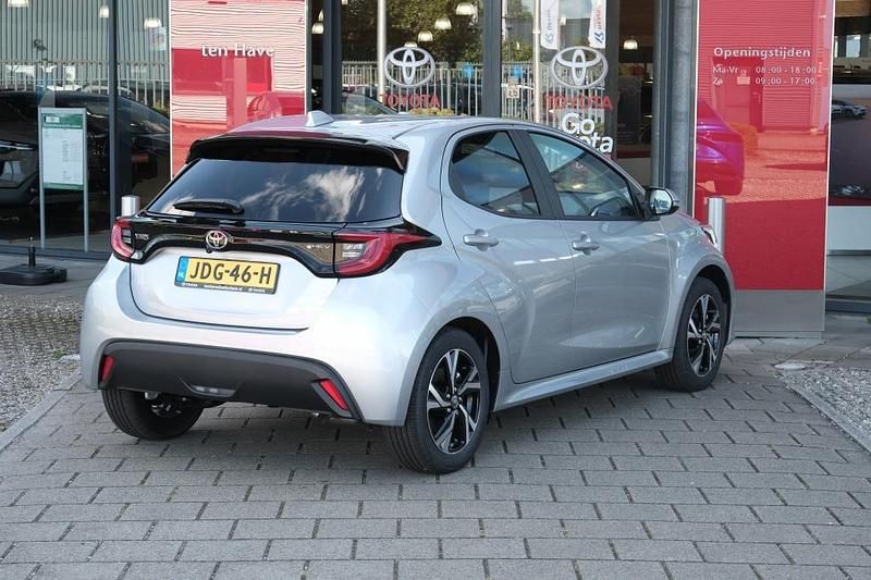 Nieuw Toyota Yaris Hybrid Edition 2025 Grijs Hatchback