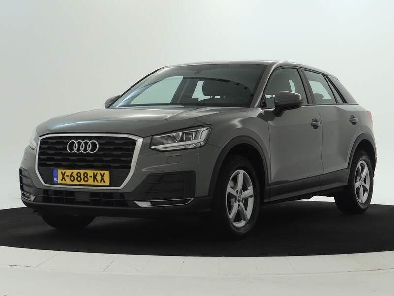 Grijs Gebruikt 2020 Audi Q2 SUV | € 25.245 (Eerlijke prijs) - Afbeelding 1/4