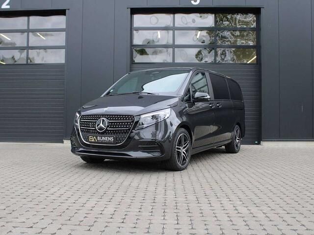 Zwart Gebruikt 2025 Mercedes V300 Exclusive MPV | € 89.000 (Duur) - Afbeelding 1/4