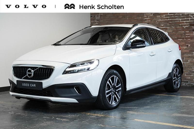 Wit Gebruikt 2018 Volvo V40 Performance Hatchback | € 19.950 (Goede deal) - Afbeelding 1/4