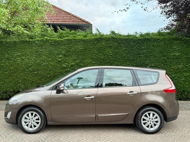 Occasion Renault Grand Scénic III Privilege 140 PK (102 kW) 2010 Bruin MPV