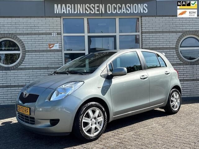 Grijs Gebruikt 2007 Toyota Yaris Sol Hatchback | € 4.995 (Eerlijke prijs) - Afbeelding 1/4