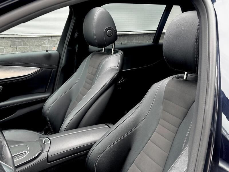 Occasion Mercedes E300 AMG line 211 PK (155 kW) 2021 Blauw Stationwagen