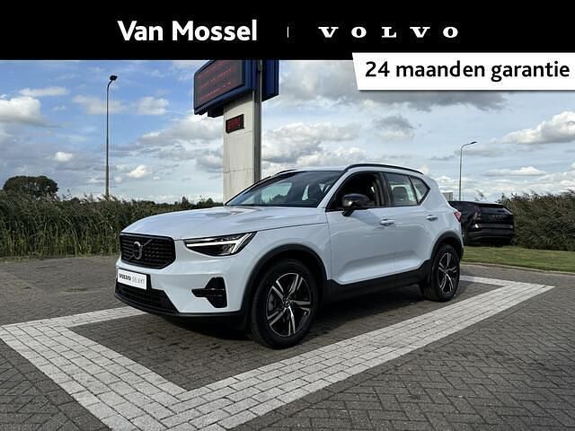 Blauw Gebruikt 2025 Volvo XC40 Plus SUV | € 44.740 (Eerlijke prijs) - Afbeelding 1/4