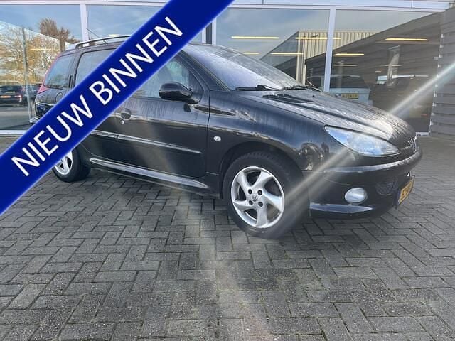 Zwart Gebruikt 2005 Peugeot 206 Griffe Stationwagen | € 999 (Goede deal) - Afbeelding 1/4