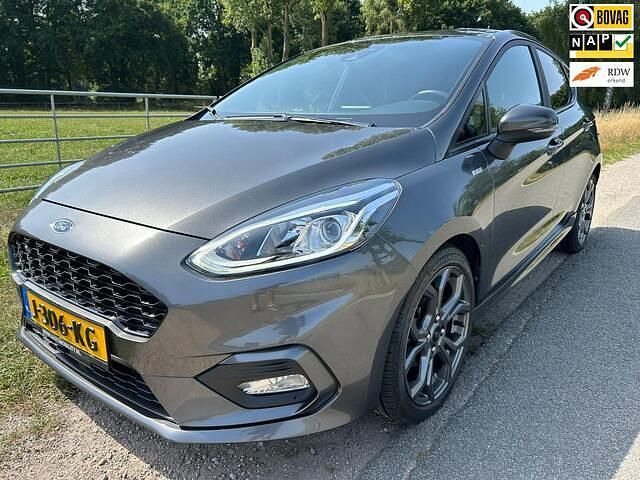 Grijs, metallic lak Gebruikt 2019 Ford Fiesta ST-Line Hatchback | € 16.750 (Iets duurder) - Afbeelding 1/4