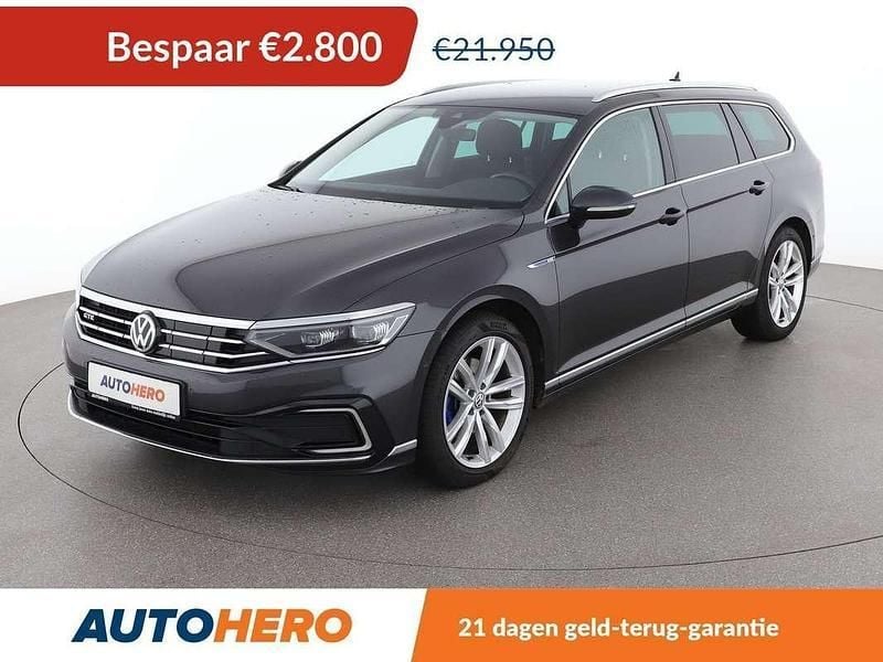 Grijs, metallic lak Gebruikt 2020 VW Passat GTE Stationwagen | € 21.549 (Eerlijke prijs) - Afbeelding 1/3