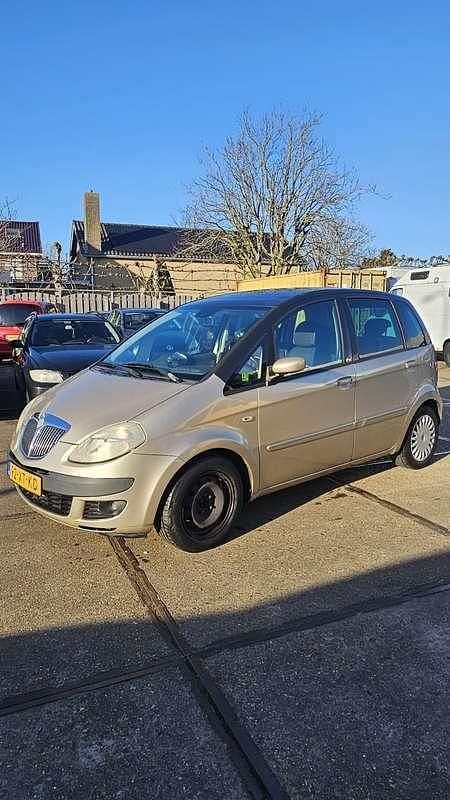 Occasion Lancia Musa 95 PK (69 kW) 2007 Beige MPV