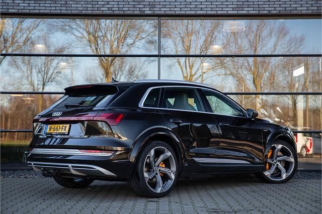 Occasion Audi e-tron Design 369 kW (503 PK) 2021 Bruin SUV