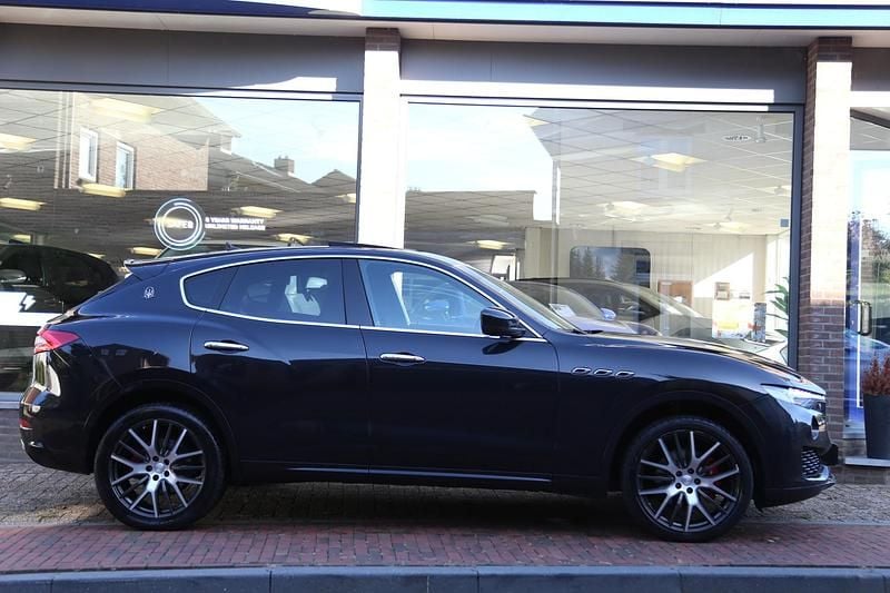 Occasion Maserati Levante 275 PK (202 kW) 2017 Zwart SUV