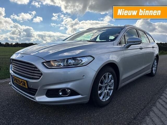Grijs Gebruikt 2016 Ford Mondeo Trend Sedan | € 11.250 - Afbeelding 1/4