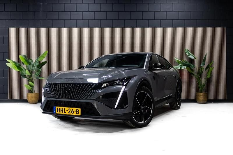 Grijs, metallic lak Gebruikt 2024 Peugeot 408 GTi Sedan | € 33.450 (Eerlijke prijs) - Afbeelding 1/4