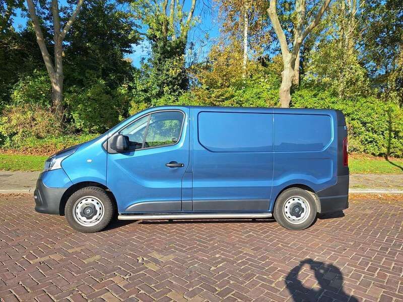 Blauw Gebruikt 2018 Renault Trafic Van | € 11.797 - Afbeelding 1/4