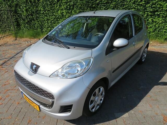 Occasion Peugeot 107 68 PK (50 kW) 2009 Grijs Hatchback