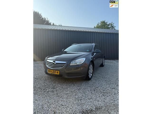 Grijs Gebruikt 2010 Opel Insignia Edition Stationwagen | € 3.950 (Eerlijke prijs) - Afbeelding 1/4