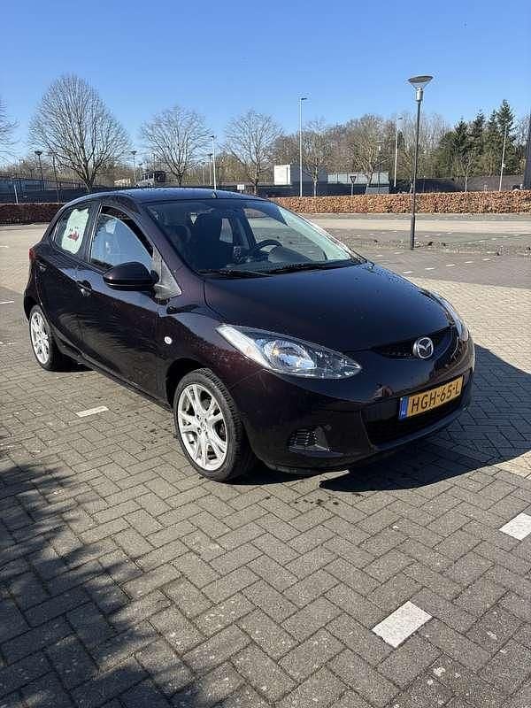 Paars Occasion 2009 Mazda 2 Hatchback | € 7.249 (Eerlijke prijs) - Afbeelding 1/4