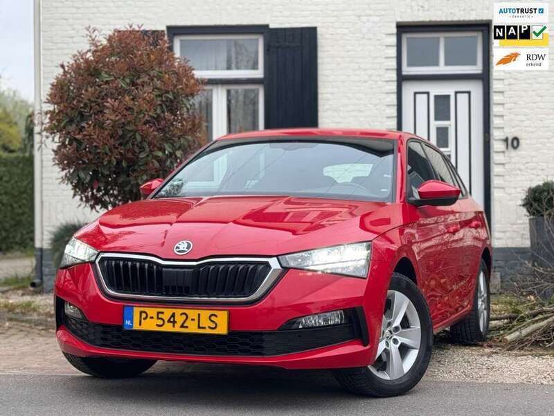 Rood, metallic lak Gebruikt 2022 Skoda Scala Business Line Hatchback | € 18.950 (Eerlijke prijs) - Afbeelding 1/4