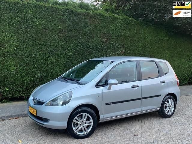 Grijs Gebruikt 2004 Honda Jazz Hatchback | € 4.000 (Eerlijke prijs) - Afbeelding 1/4