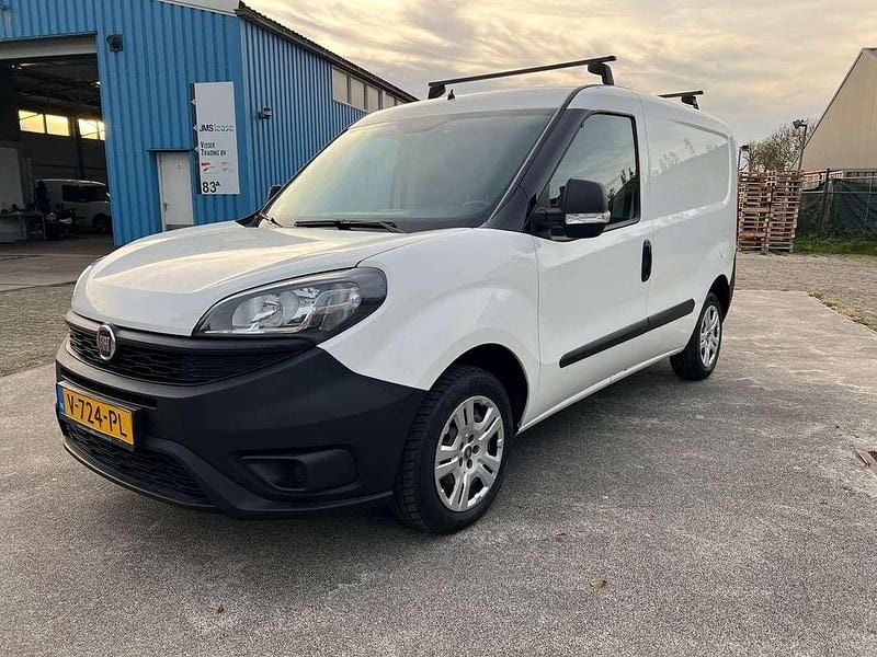 Wit Gebruikt 2018 Fiat Doblò MPV | € 4.950 (Goede deal) - Afbeelding 1/4