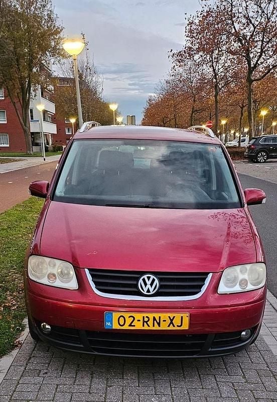 Wit Gebruikt 2005 VW Touran Highline MPV | € 960 (Iets duurder) - Afbeelding 1/4