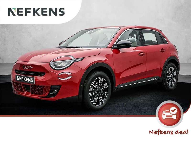 Rood Nieuw 2024 Fiat 600E Urban SUV | € 40.830 - Afbeelding 1/4