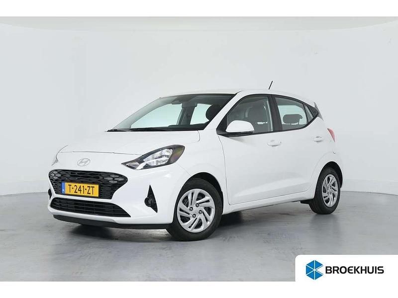 Wit Gebruikt 2023 Hyundai i10 Comfort Hatchback | € 14.400 (Eerlijke prijs) - Afbeelding 1/4