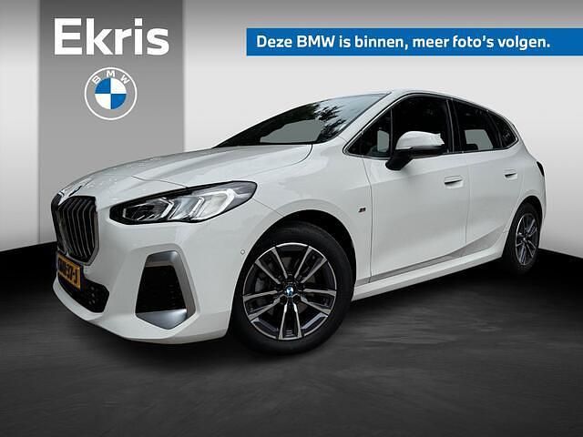 Wit Gebruikt 2024 BMW 218 M Sport Stationwagen | € 36.900 (Duur) - Afbeelding 1/2