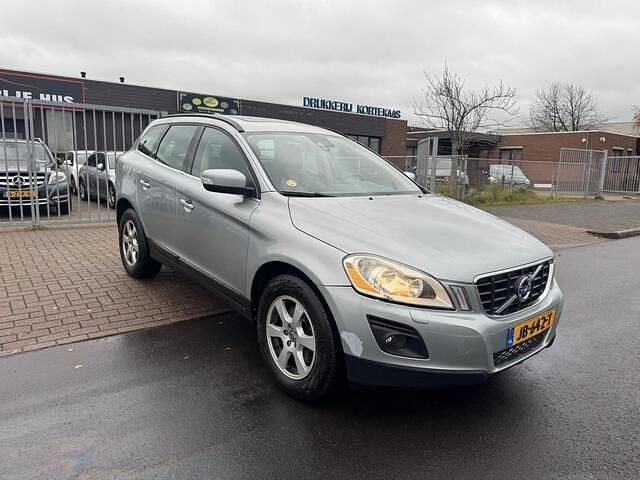 Grijs Occasion 2010 Volvo XC60 R-Design SUV | € 5.750 (Goede deal) - Afbeelding 1/4