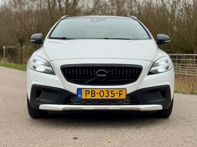 Occasion Volvo V40 191 PK (140 kW) 2017 Wit Hatchback