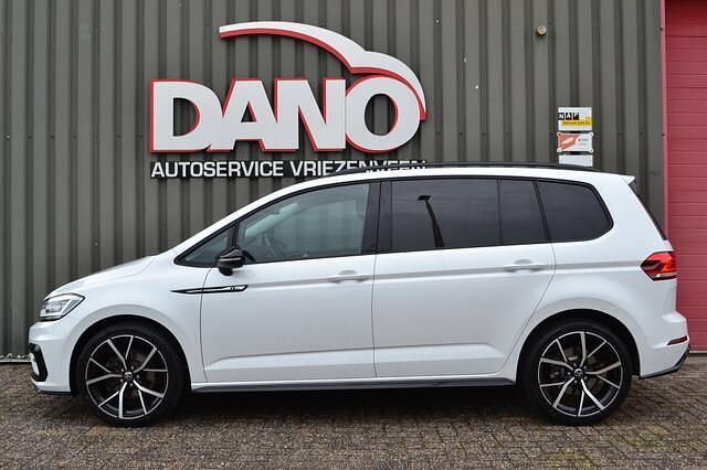 Occasion VW Touran R-line 180 PK (132 kW) 2018 Wit (metallic) MPV