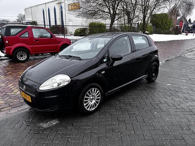 Occasion Fiat Grande Punto 86 PK (63 kW) 2010 Zwart Hatchback