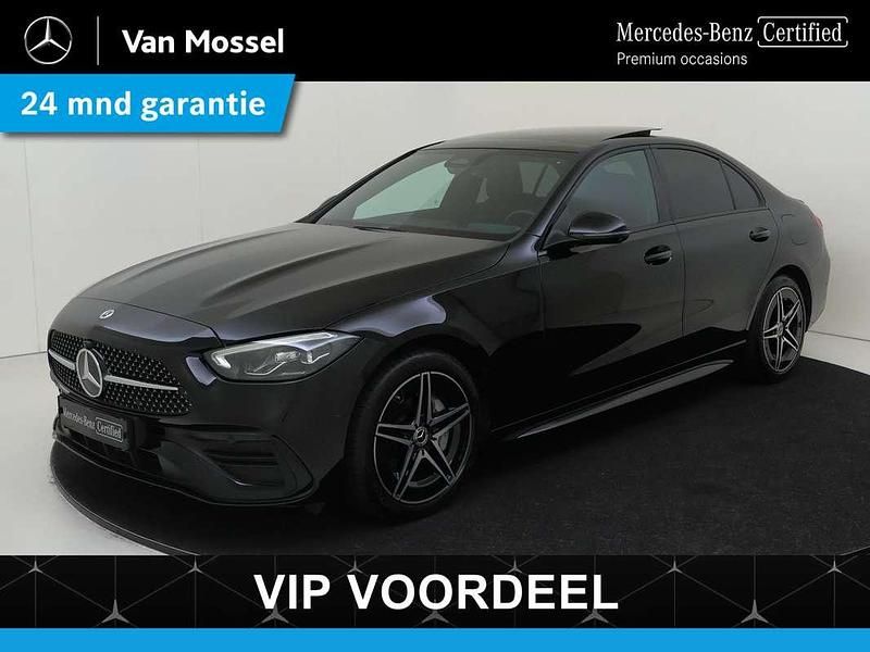 Zwart Gebruikt 2024 Mercedes C300e AMG line Sedan | € 53.945 (Eerlijke prijs) - Afbeelding 1/4
