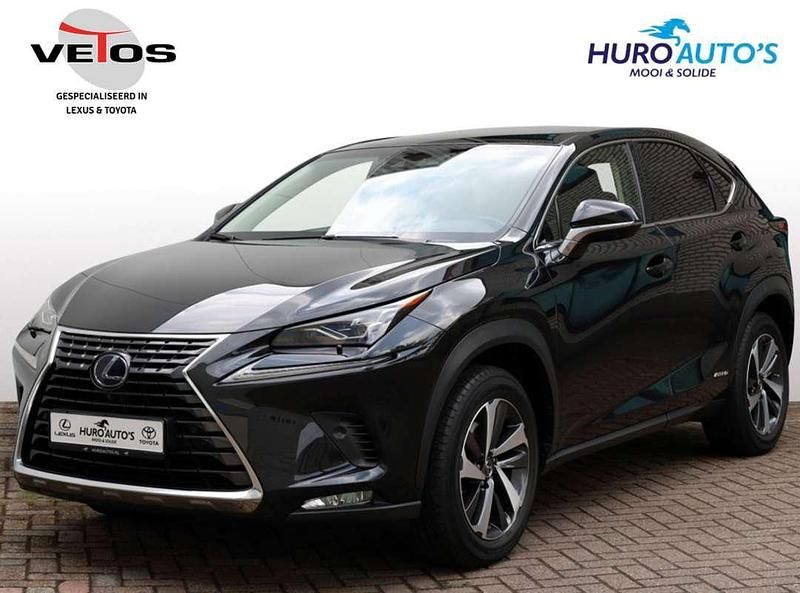 Zwart, metallic lak Gebruikt 2018 Lexus NX300h President Line SUV | € 37.750 (Eerlijke prijs) - Afbeelding 1/4