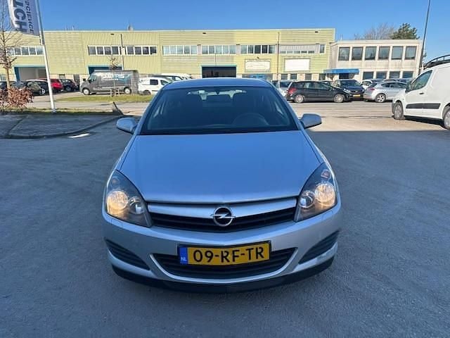 Occasion Opel Astra GTC Enjoy 105 PK (77 kW) 2005 Grijs Hatchback