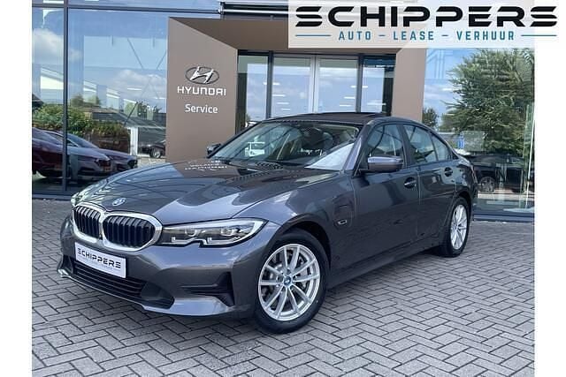 Grijs Gebruikt 2022 BMW 330 Sedan | € 30.900 (Super prijs) - Afbeelding 1/4