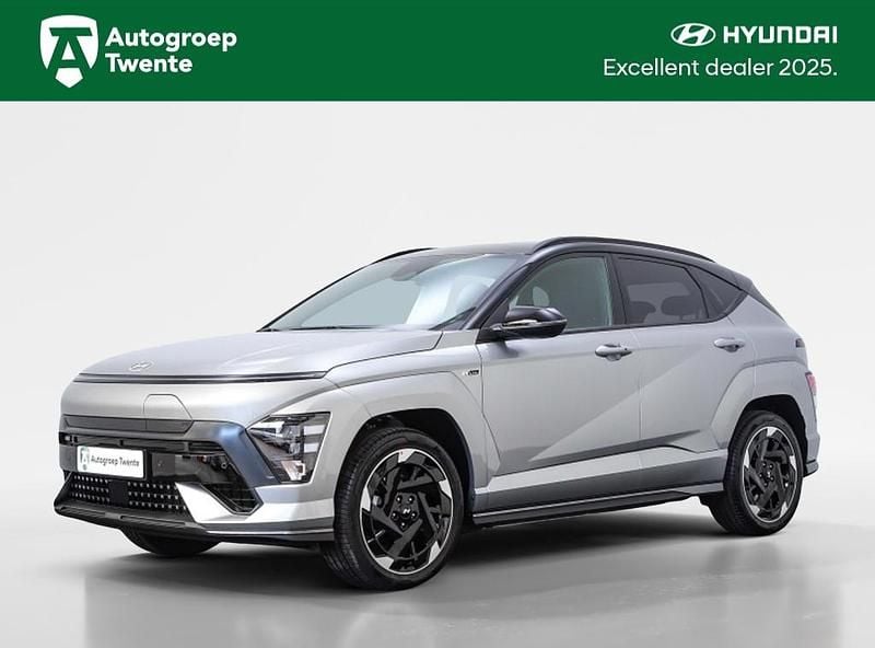 Grijs Gebruikt 2025 Hyundai Kona Edition SUV | € 38.545 (Super prijs) - Afbeelding 1/4