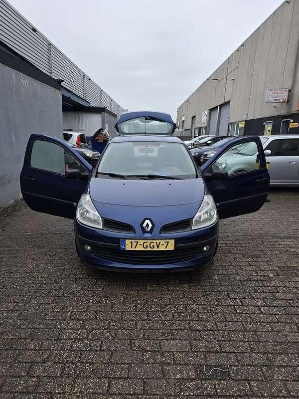 Blauw Gebruikt 2008 Renault Clio II Hatchback | € 2.375 (Eerlijke prijs) - Afbeelding 1/4