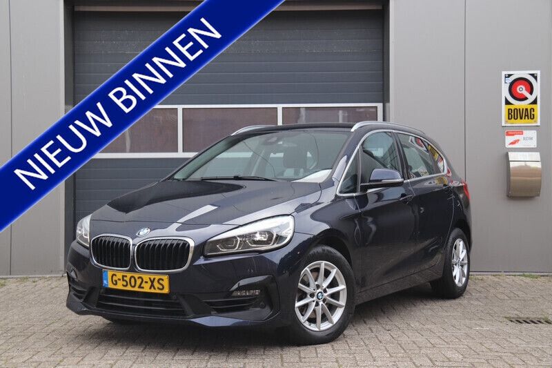 Blauw Gebruikt 2020 BMW 218 Executive Stationwagen | € 19.995 (Goede deal) - Afbeelding 1/4