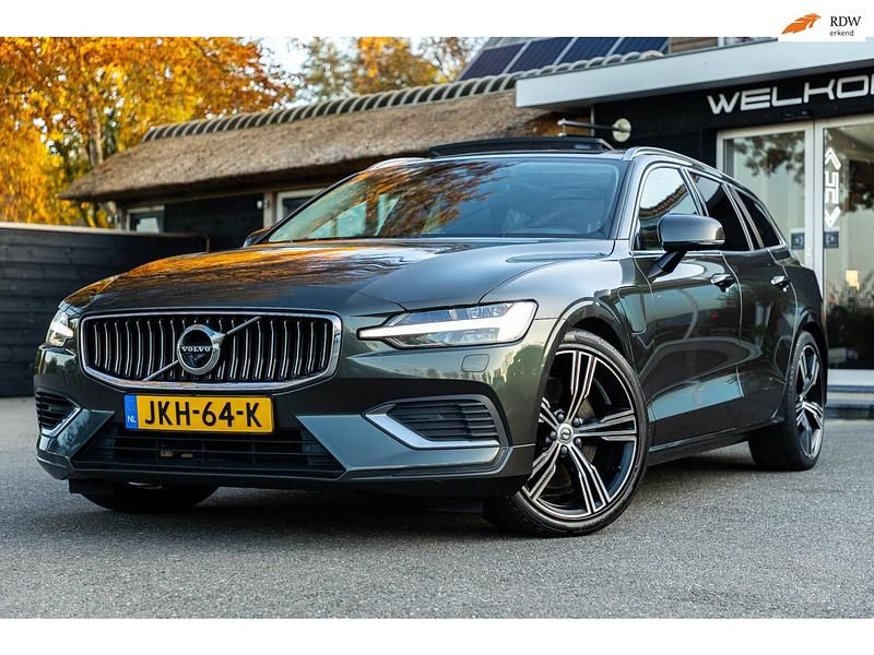 Groen Gebruikt 2021 Volvo V60 R-Design Stationwagen | € 29.907 (Eerlijke prijs) - Afbeelding 1/4