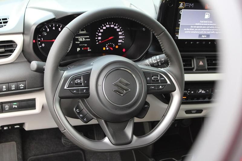 Occasion Suzuki Swift 83 PK (61 kW) 2025 Rood Hatchback