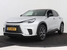 Ultra silver bitone metallic (grijs metallic) Gebruikt 2025 Lexus LBX SUV | € 42.950 (Goede deal) - Afbeelding 1/3