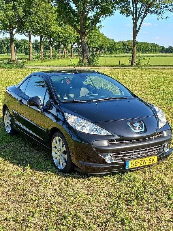 Zwart Gebruikt 2008 Peugeot 207 Sport Cabriolet | € 2.750 (Goede deal) - Afbeelding 1/4