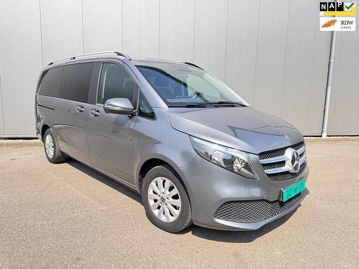 Gebruikt 2021 Mercedes V220 Edition MPV | € 37.999 (Goede deal) - Afbeelding 1/4