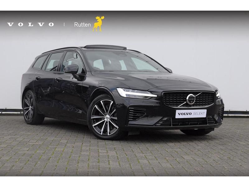 Zwart Gebruikt 2024 Volvo V60 Plus Stationwagen | € 48.840 (Duur) - Afbeelding 1/4