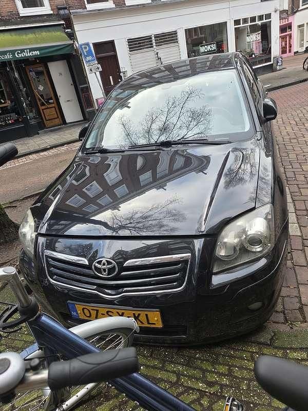 Occasion Toyota Avensis Luna 129 PK (94 kW) 2006 Zwart Sedan