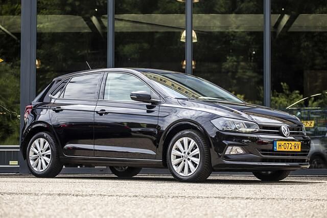 Zwart, metallic lak Gebruikt 2020 VW Polo Highline Hatchback | € 17.950 (Iets duurder) - Afbeelding 1/4
