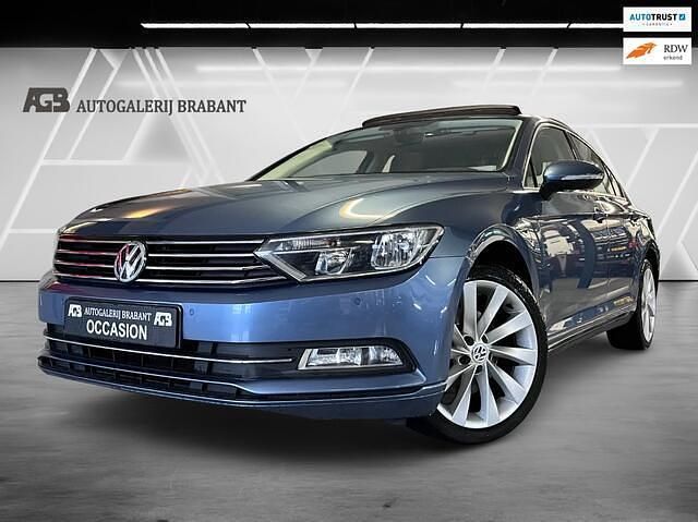 Blauw Occasion 2015 VW Passat Edition Sedan | € 13.999 (Duur) - Afbeelding 1/4